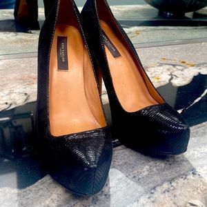 Ann Taylor pump, size 7 ,bk textured leather,  4 inch heel